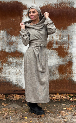 Платье Assassin / не знаем какой это цвет / красивый