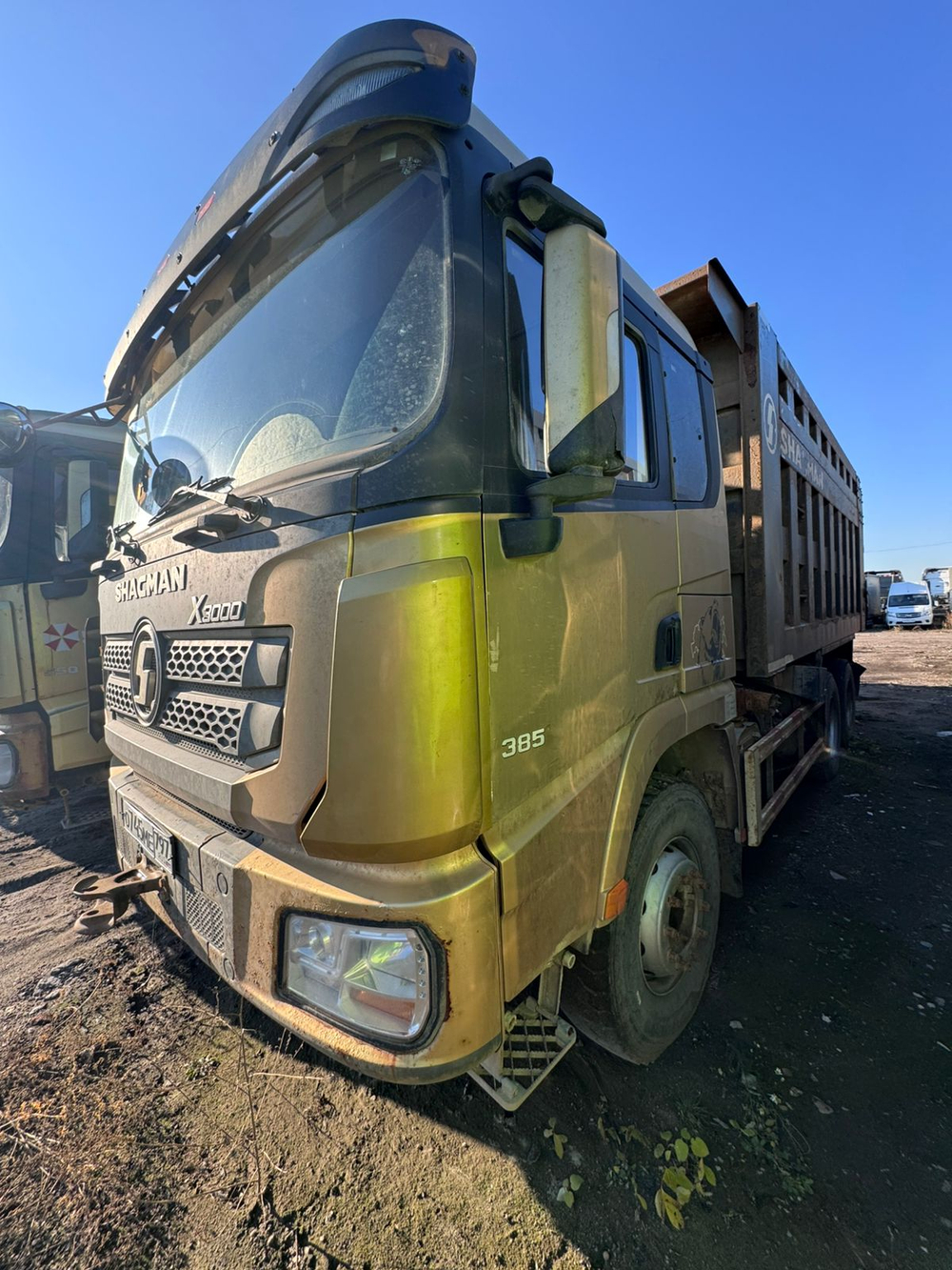 Shacman (Shaanxi) SX* 6x4 Седельный тягач SX42584V324 (Дизельный, 11,6 л, 423 л.с., МТ)