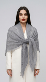 Оренбургский пуховый платок-паутинка с шелком АШ140-03 серый