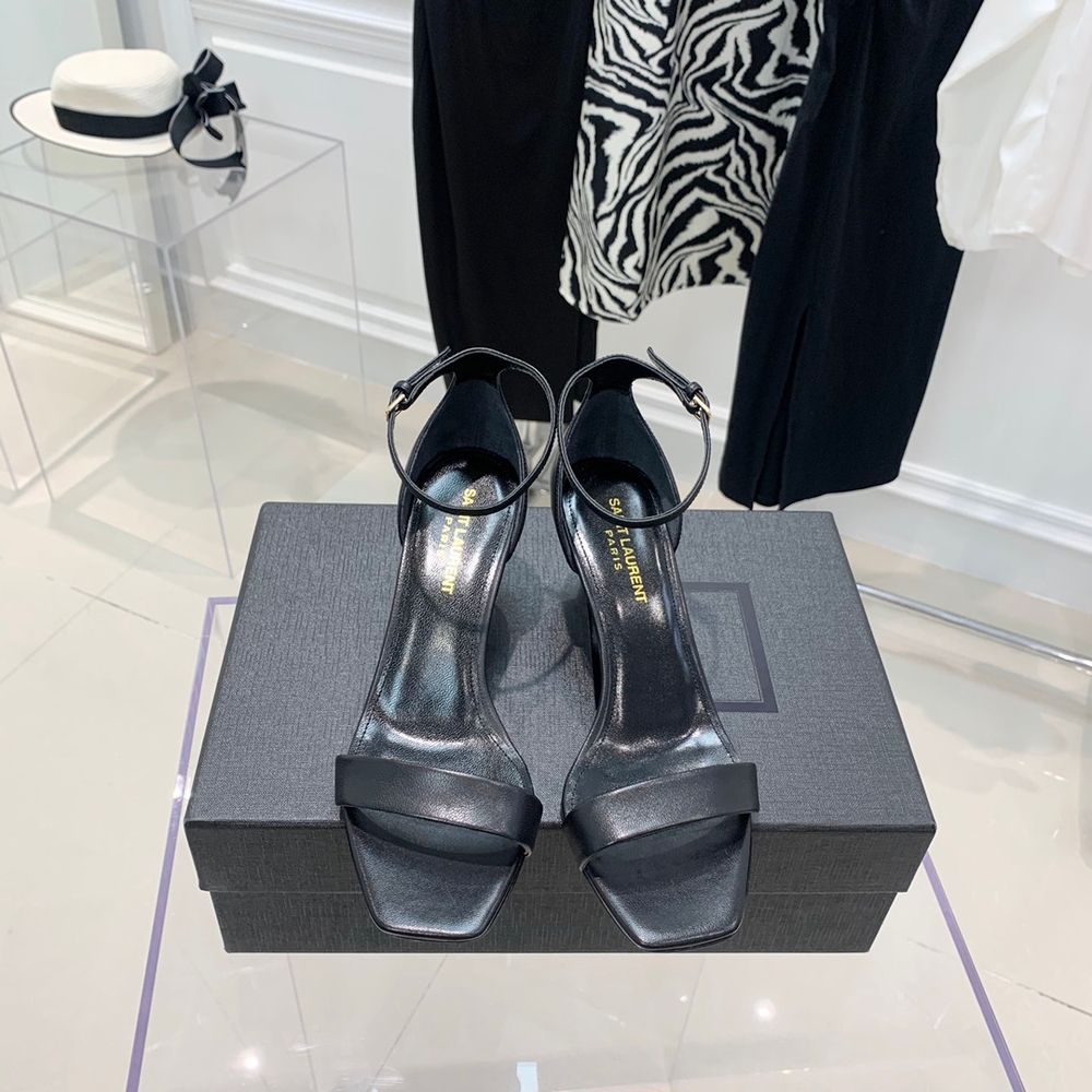 Saint Laurent Pumps