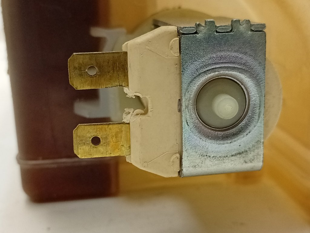 ESL46050 ктп8 Бачок для соли посудомоечных машин Eleсtrolux AEG Zanussi 1174849008 б/у