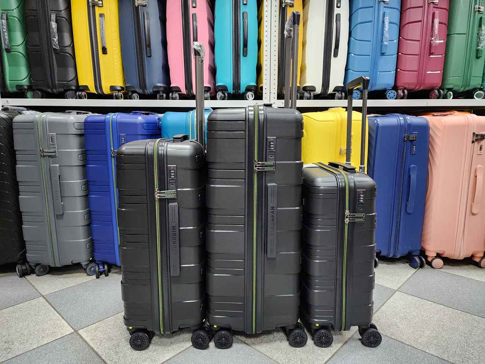 Чемодан Большой (L) полипропилен "Mironpan" съёмные колёса