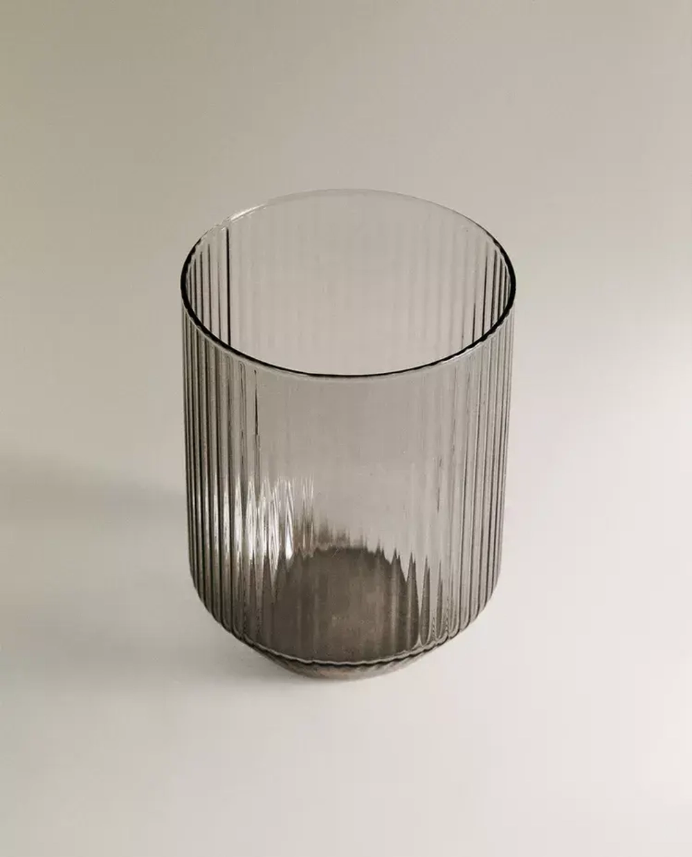 ZARA HOME СТАКАН ИЗ ТЕРМОСТОЙКОГО СТЕКЛА С РЕЛЬЕФНЫМ УЗОРОМ В ПОЛОСКУ, СЕРЫЙ