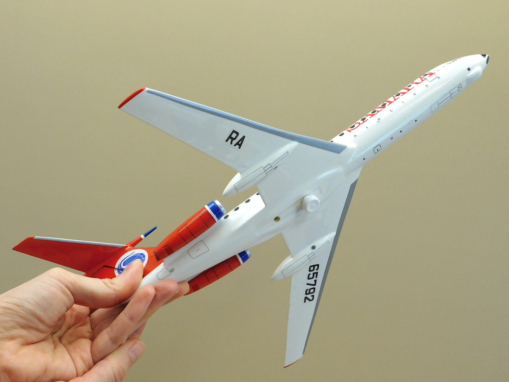 Модель самолета Ту-134 (М1:100, Самара)