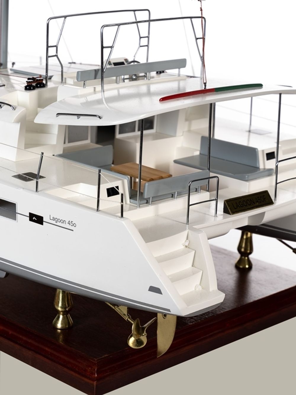 YT1704P Катамаран "LAGOON 450F", 70х40х106 см