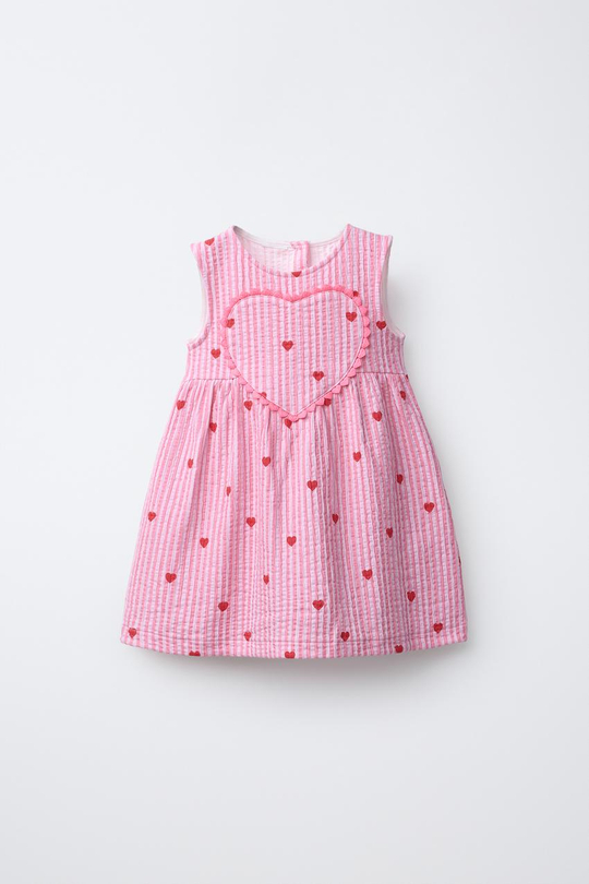 ZARA ПЛАТЬЕ В ПОЛОСКУ С СЕРДЦАМИ, ЦВЕТ ФУКСИИ