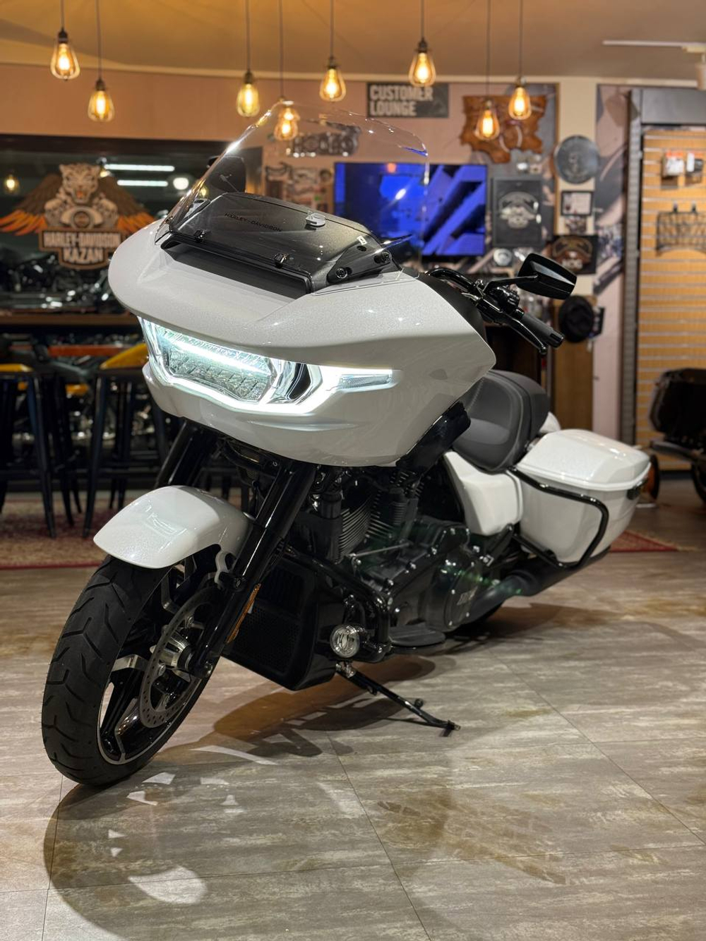 Harley-Davidson Road Glide 117, WHITE ONYX PRL/BLK, 2024