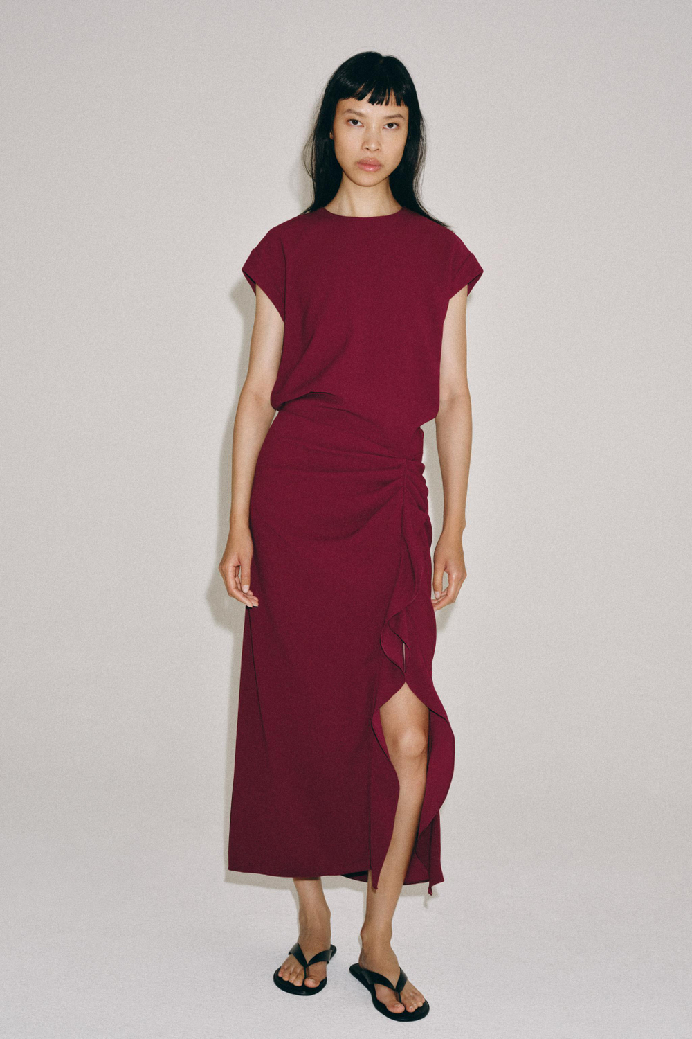 ZARA ПЛАТЬЕ МИДИ С ВОЛАНАМИ — ZW COLLECTION, БУРГУНДИ