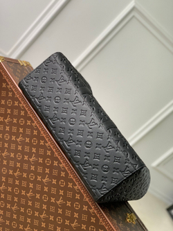 Louis Vuitton Sac Plat 24H Bag