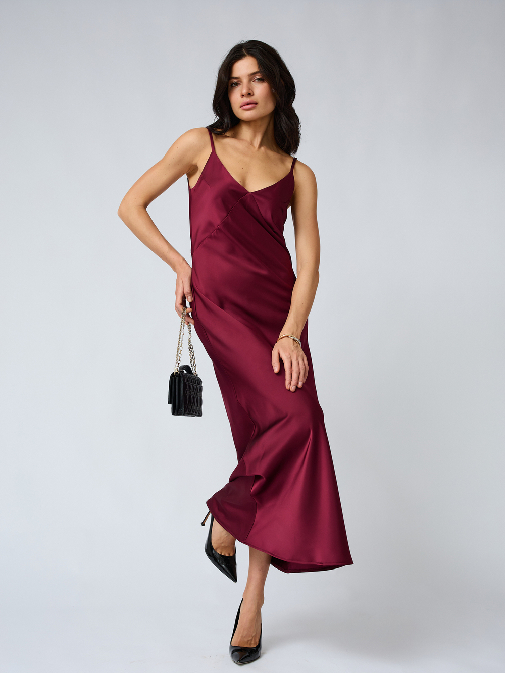 Платье-комбинация на тонких бретелях