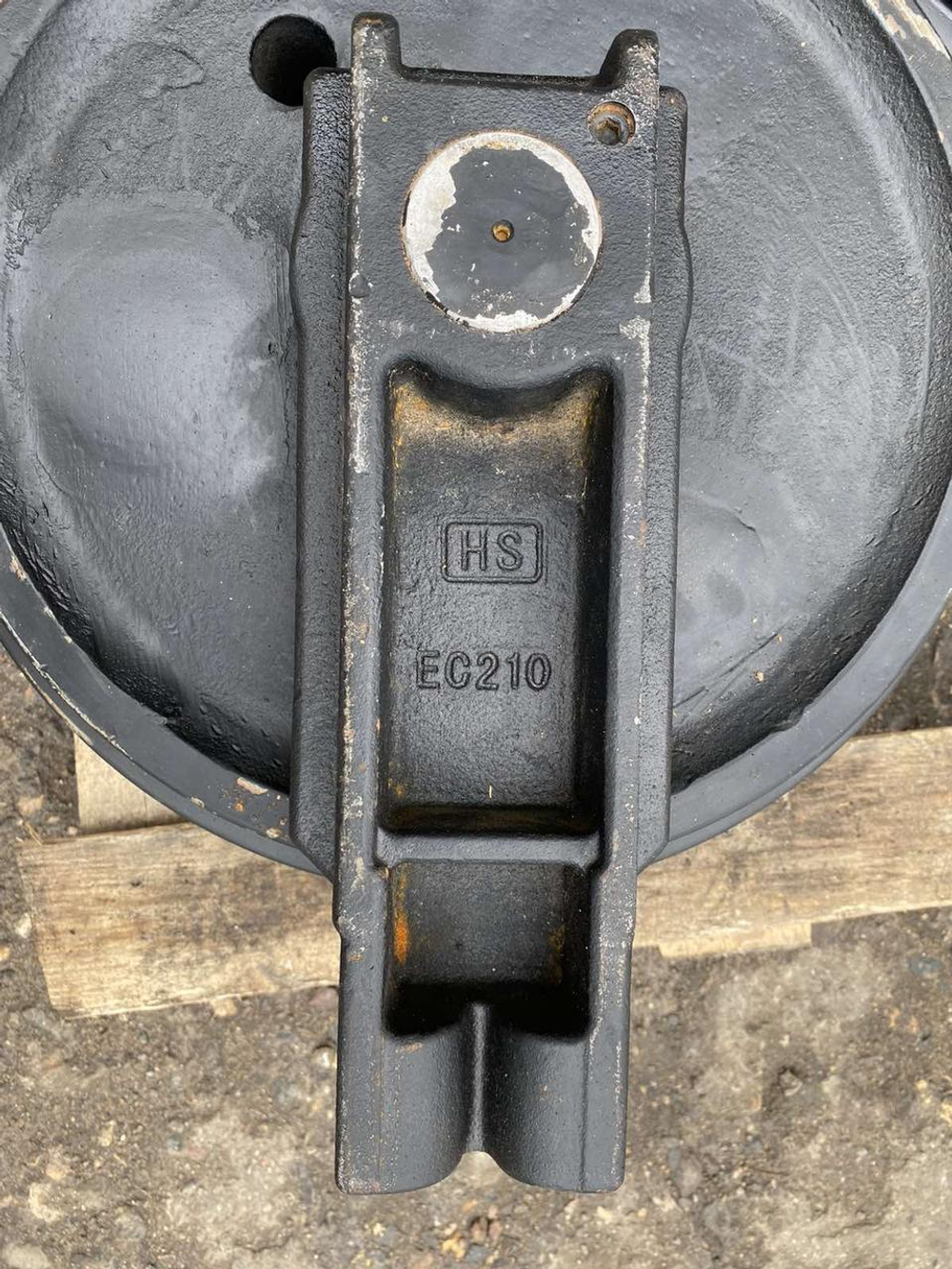 Колесо направляющее Volvo  EC210 14618207 HSB (Ленивец)