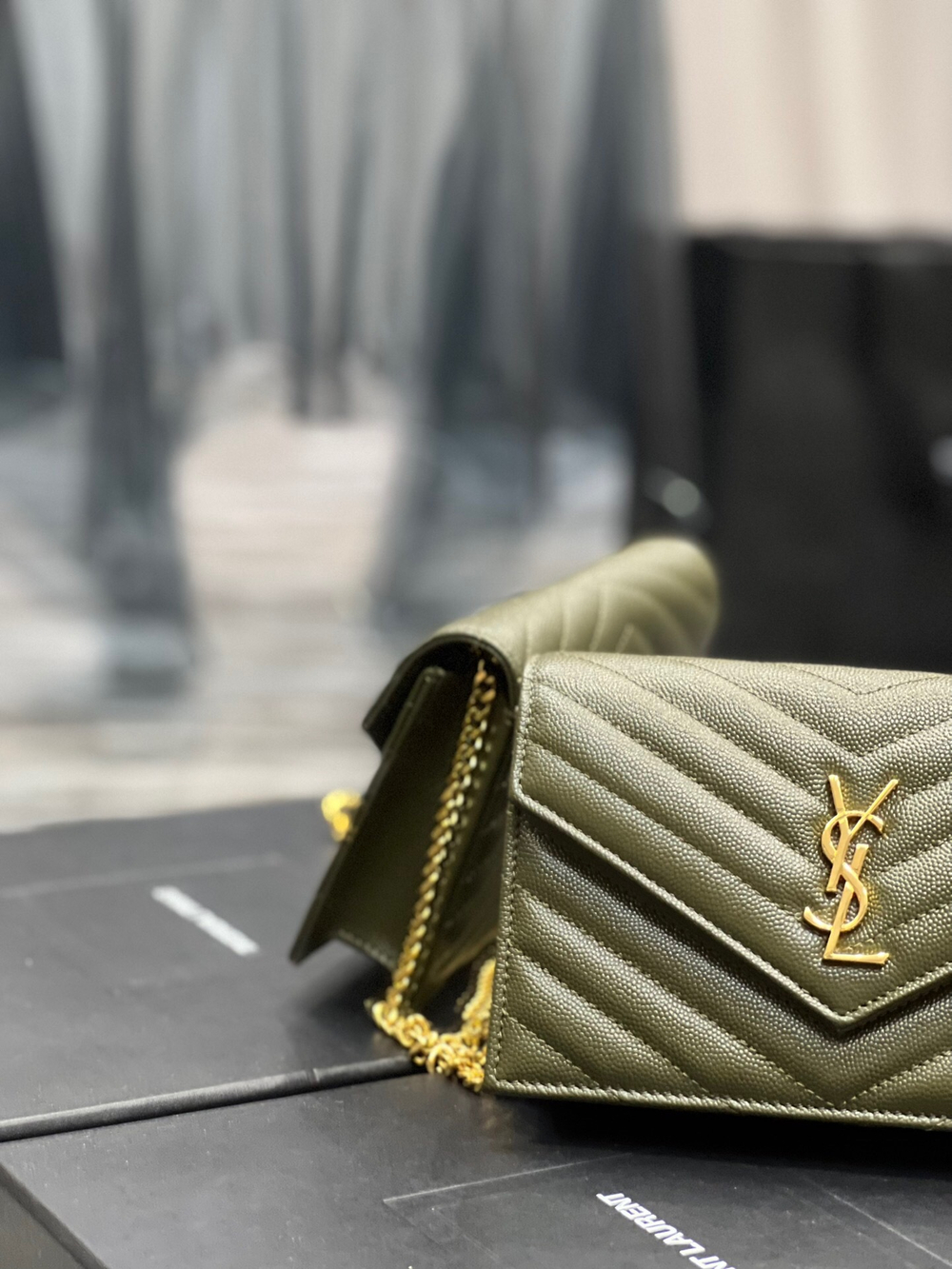 Saint Laurent WOC 19 cm