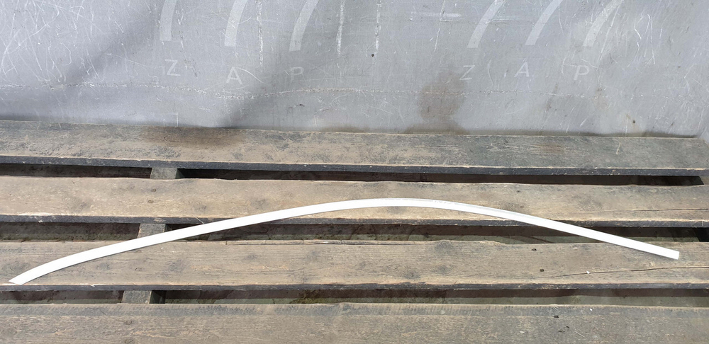 Молдинг двери передней левой Mercedes GLC (X253) 15-нв Б/У Оригинал A2537250182