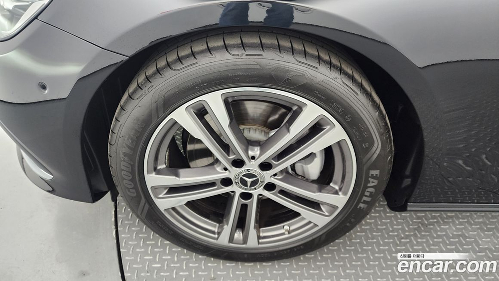 Mercedes-Benz E-Class W213 E250 Avangarde (11.2023)