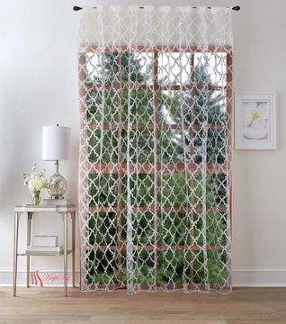 Лионель (белый). Деворе органза.