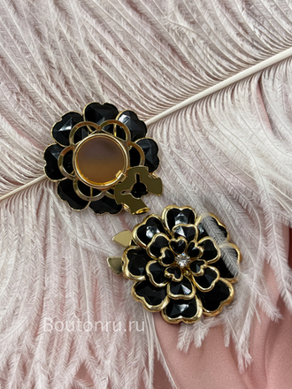 Накладка на пуговицу в форме цветка золотистая с черными стразами 3 ряда (клипсы)