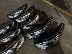 Передняя LED фара на Toyota Highlander оригинальная