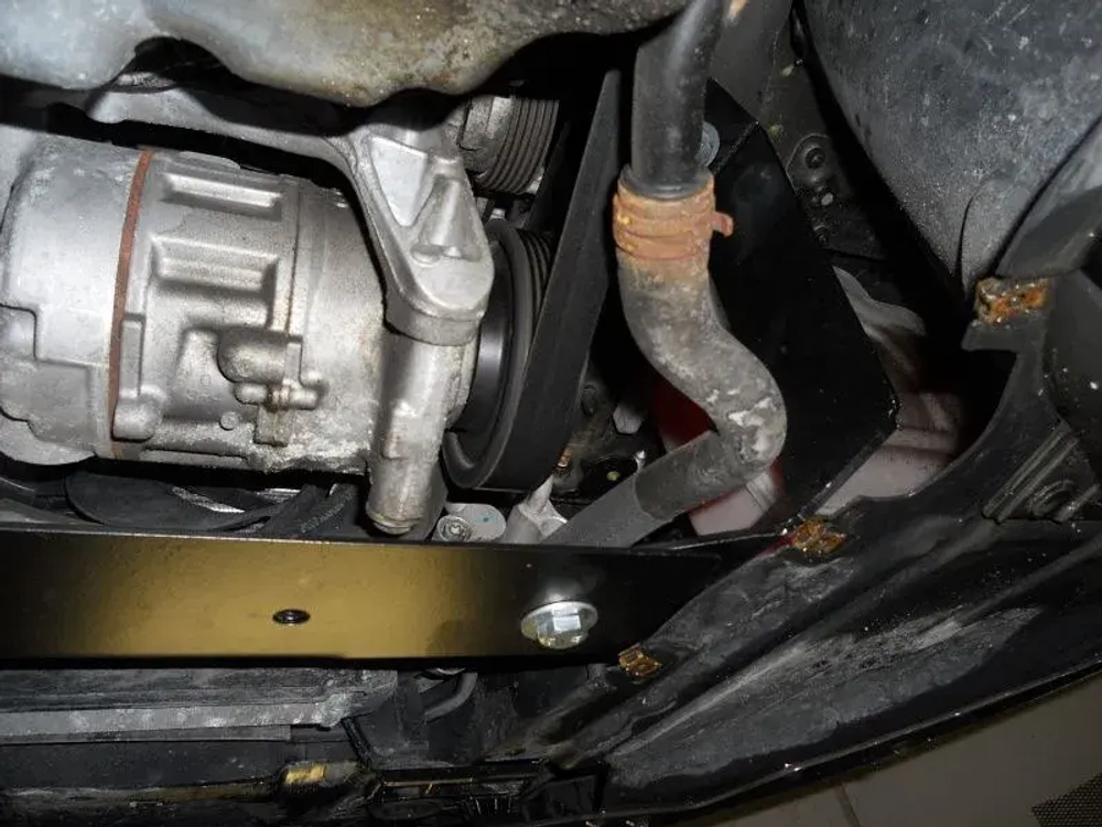 Защита картера двигателя, КПП (2 мм, сталь) для Skoda Octavia A5 (FL/Scout) 2008-2013 (V = 1.4; 1.4 TSI; 1.6; 1.8 TSI; 2.0TDi 4x4), Skoda Superb 2008-2016 (V = 1.4; 1.8; 2.0D; 3.6 AT/MT), SEAT Altea Freetrack 2007-2015 (V = 2.0 DSG), SEAT Leon II 2005-2012, Volkswagen Caddy (для а/м без штатного пред пускового подогревателя) 2004-2015 (V = 1.2 TSI; 1.6 MPI), Volkswagen Golf Plus 2004-2014 (V = 1.4; 1.6; 1.8; 2.0), Volkswagen Golf V 2003-2009 (V = 1.6; 1.4TSI; 1.8TSI), Volkswagen Golf VI 2008- Sheriff.02.1988