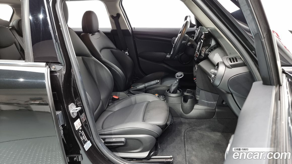 Mini Cooper 5 дверей Basic (09.2019)
