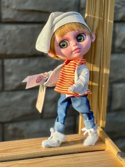 Кукла BERJUAN виниловая 32см BIGGERS Trevor Flynn (24005)