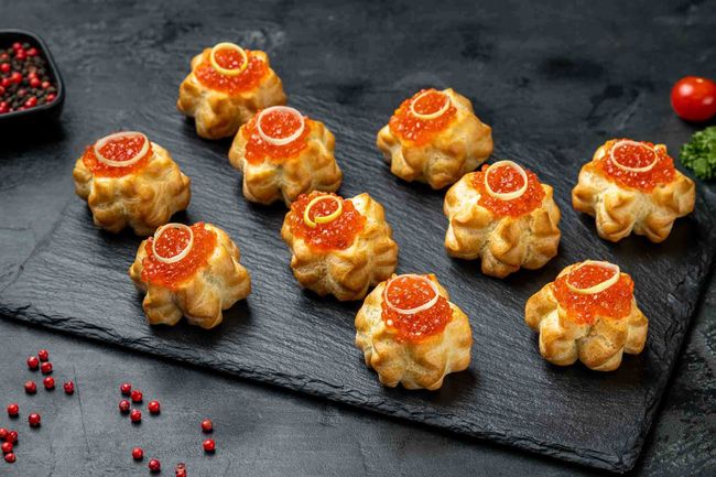 Профитроли с зеленым маслом, 10 шт.