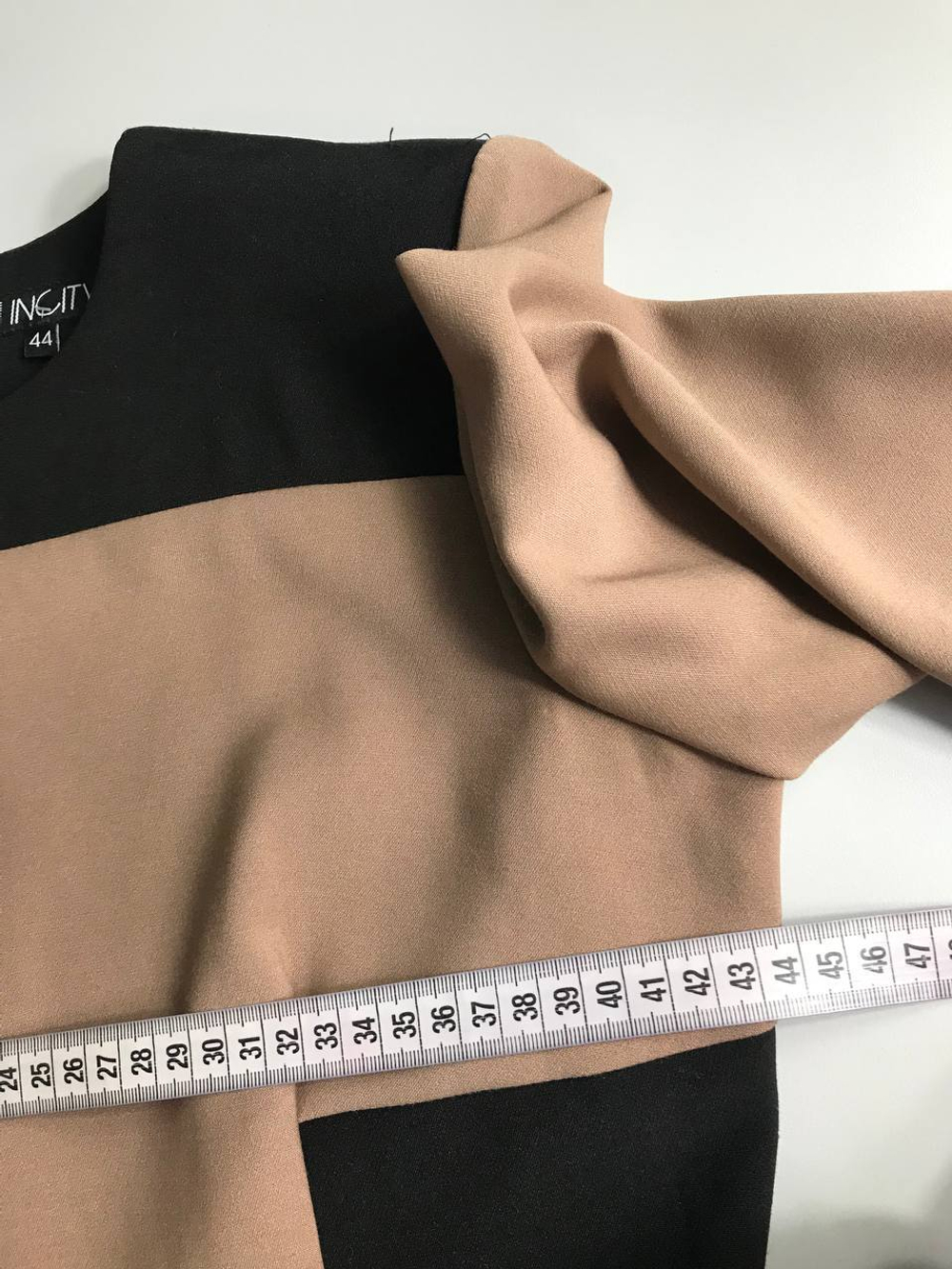 Платье Incity для офисных будней, визуально 44 размер