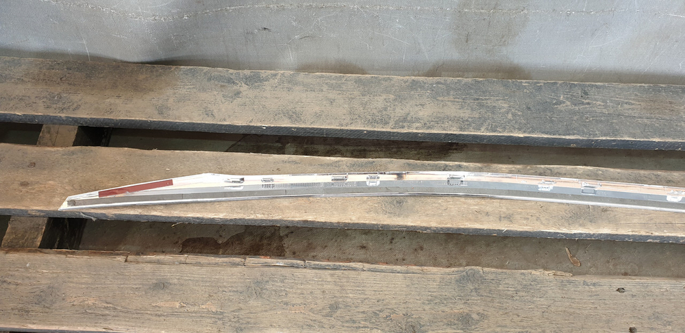 Молдинг крышки багажника Mercedes E-Class (W213) 16-21 Б/У Оригинал A2137570000