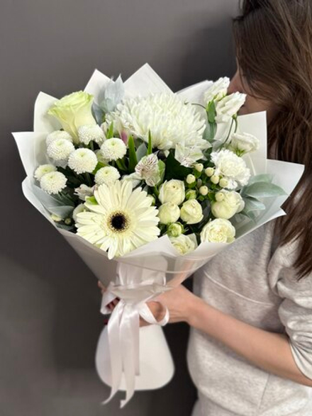 Авторский букет в белой гамме