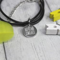 Кожаный браслет-шнур с гравировкой на заказ