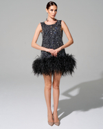 Платье длины мини "Венера" с премиальными перьями страуса