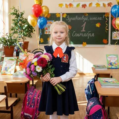 Выбор школьной формы для первоклассницы от фабрики Евролэнд