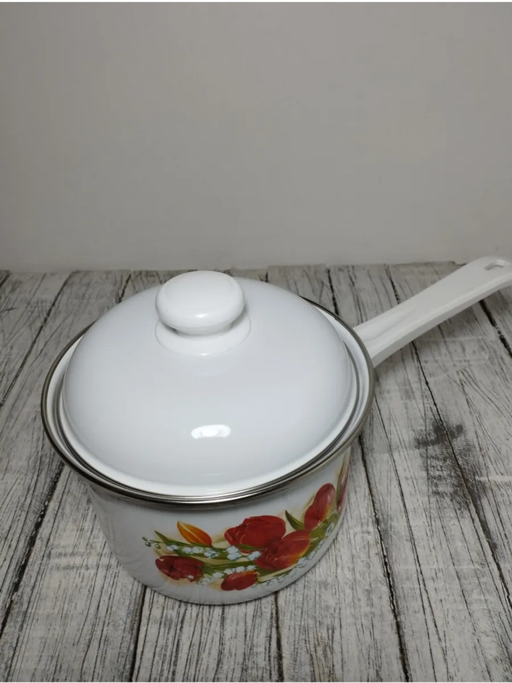 Ковш 1,5 литра эмалированный с крышкой Анютины глазки