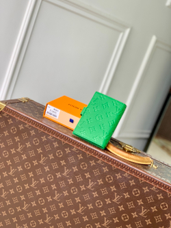 Louis Vuitton Small Ring Agenda