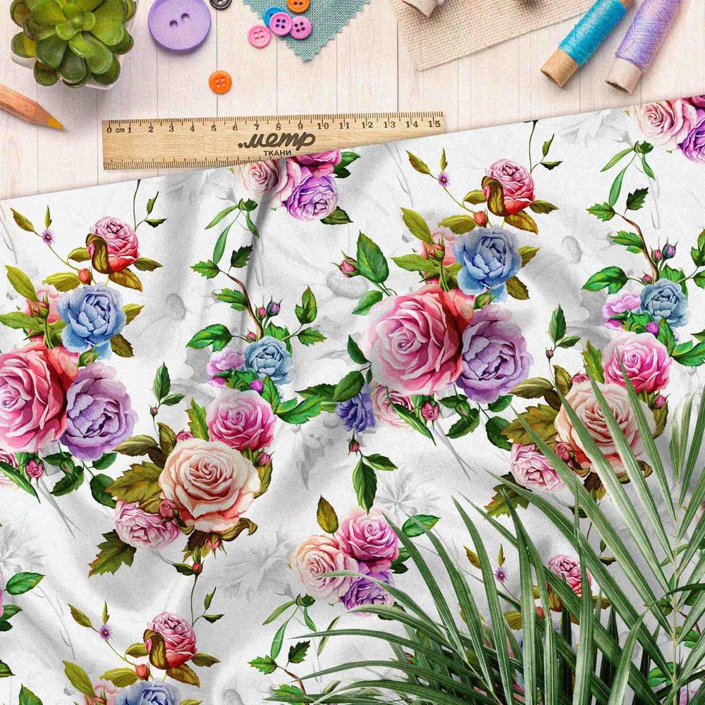 Ткань флис контрастные розы