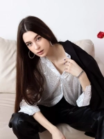 Блузка с пайетками