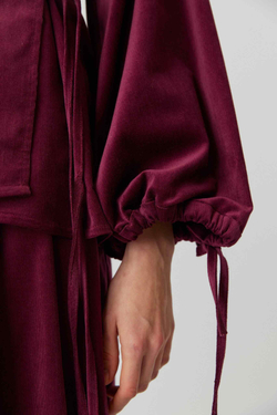 Блузка на запах из бордового вельвета