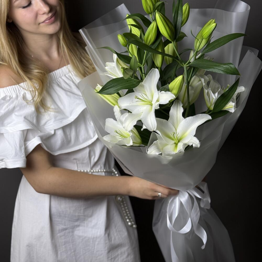 Букет из трех лилий