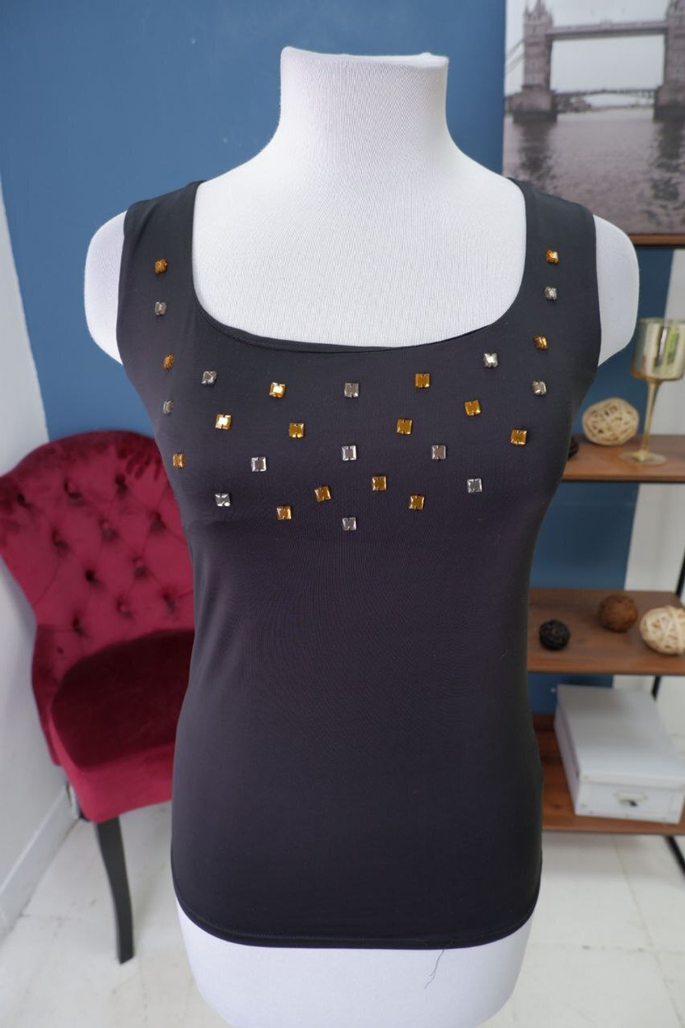 Топ Oodji cо стразами 44 размер