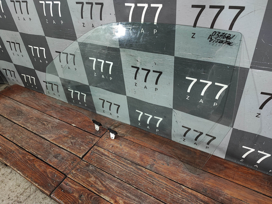 Стекло двери левой Suzuki Grand Vitara 2 (3 дв) Оригинал 8450264J00