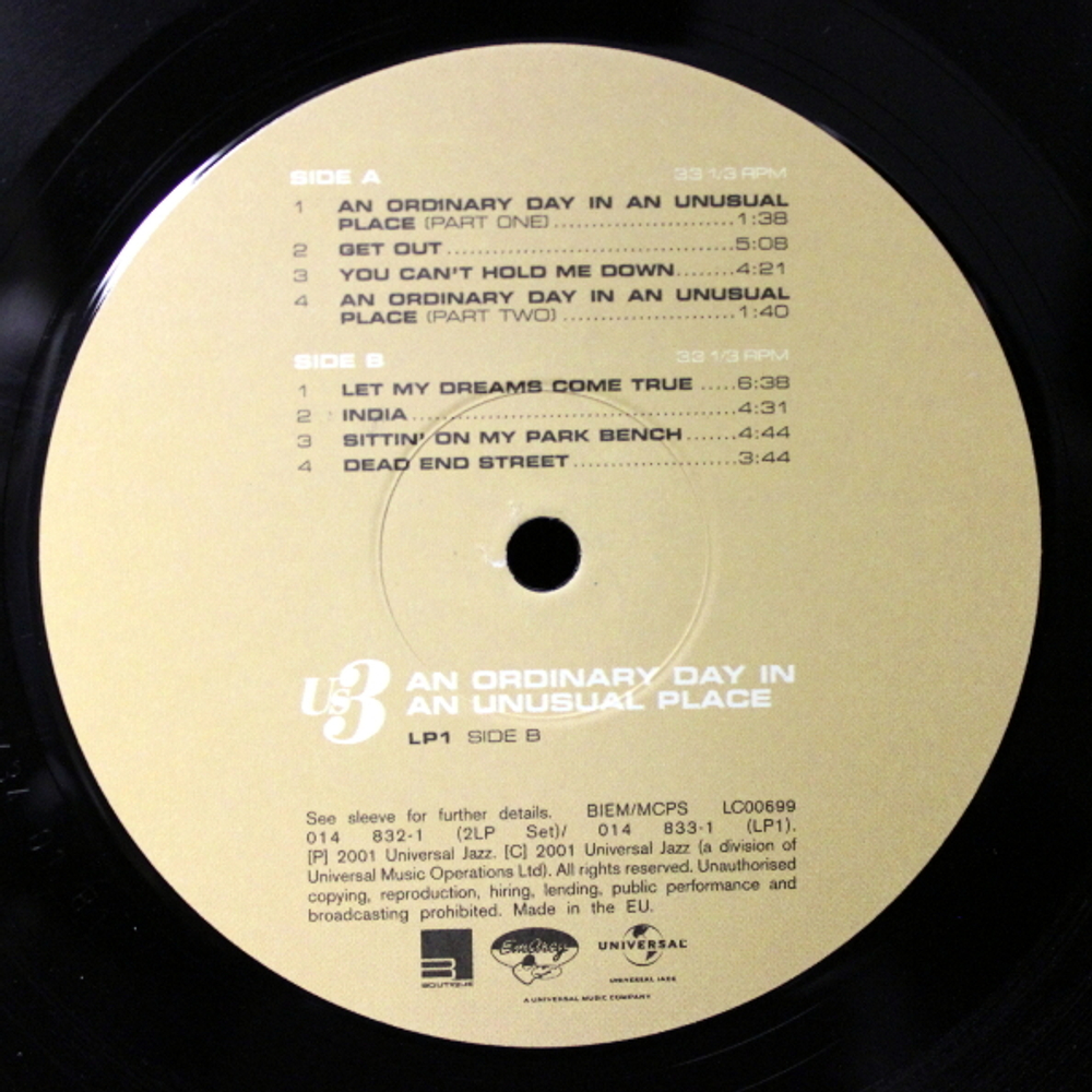 Us3 / An Ordinary Day In An Unusual Place (2LP)