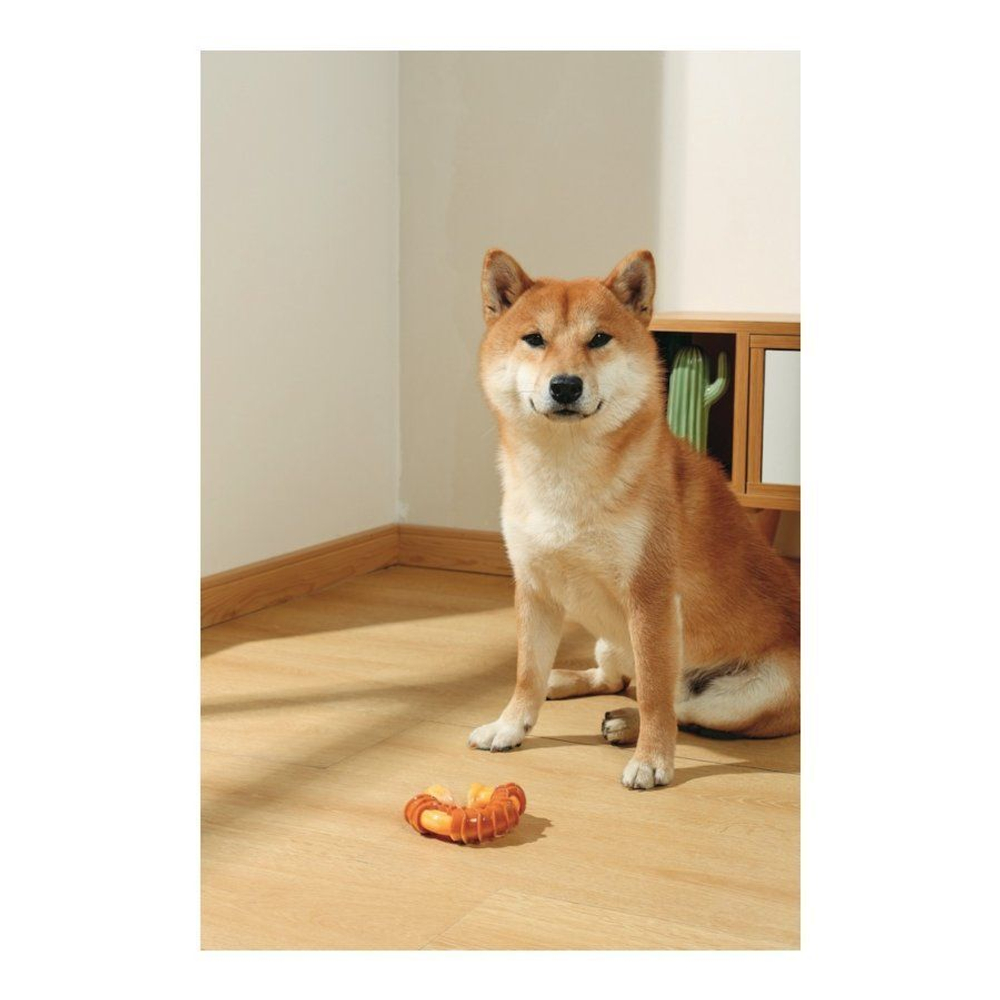 M-PETS Игрушка для собак Карнивор круглая кость, вкус бекона, цвет желтый, 10.8x9.7x3.6 см