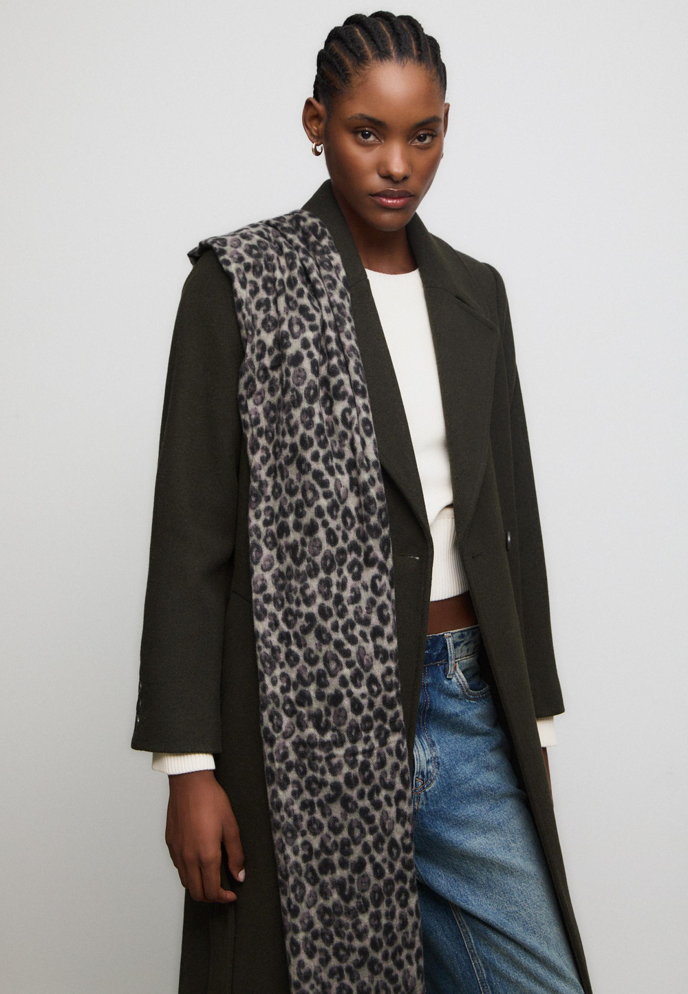 STRADIVARIUS Шарф с анималистичным принтом, черный