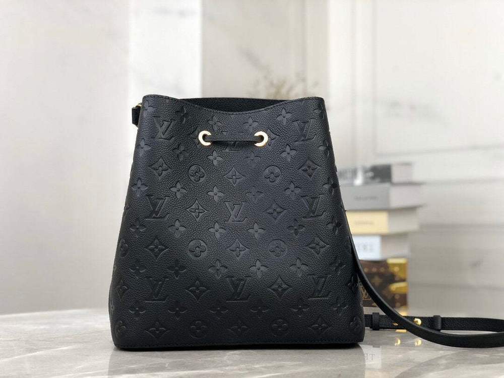 Louis Vuitton NeoNoe MM