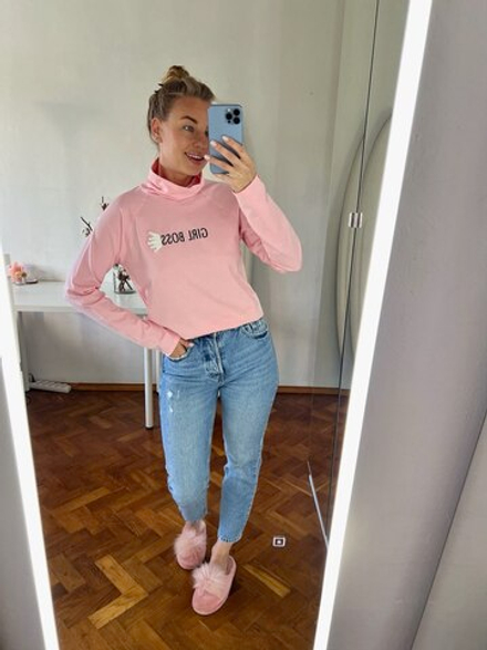 Водолазка с надписью GIRL BOSS (цвет - розовый)