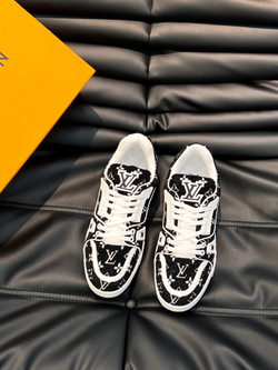 Louis Vuitton Trainer Sneaker