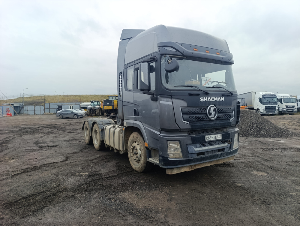 Shacman (Shaanxi) SX* 6x4 Седельный тягач SX42584V324 (Дизельный, 11,6 л, 423 л.с., МТ)