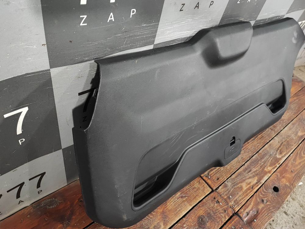 Обшивка крышки багажника Geely Monjaro 21-нв Б/У Оригинал 8889284952B01