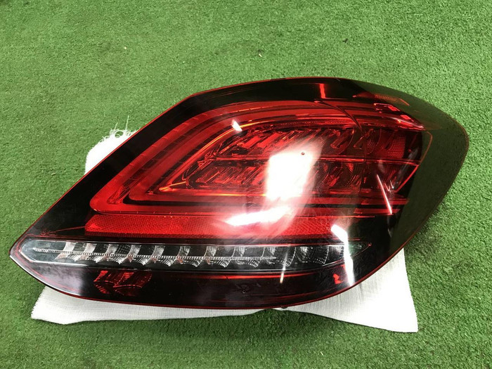 Фонарь правый Mercedes C w205 (2018-2023)