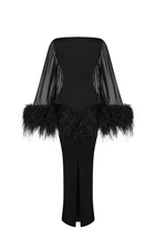 Платье макси из сатина с кейпом из шифона и перьями