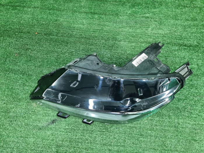 Фара левая Geely Coolray (2019-2023) LED